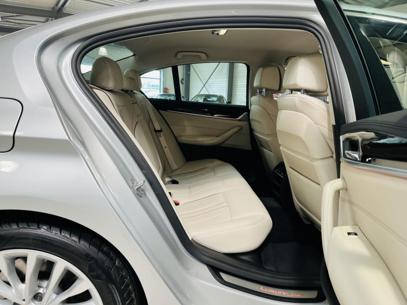 Photo 16 de l'offre de BMW SERIE 5  530d 265 ch BVA8 G30 Luxury à 34990€ chez Occasions Champenoises