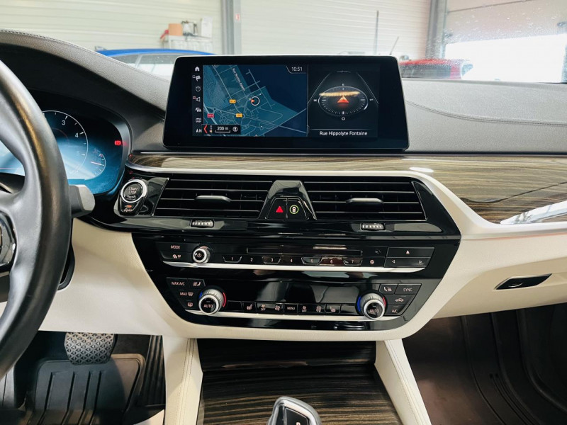 Photo 6 de l'offre de BMW SERIE 5  530d 265 ch BVA8 G30 Luxury à 34990€ chez Occasions Champenoises