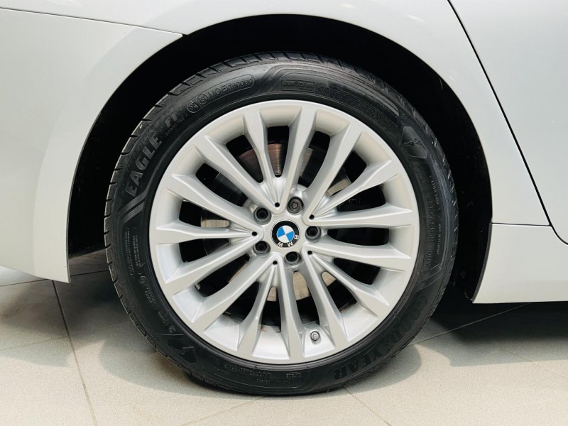 Photo 24 de l'offre de BMW SERIE 5  530d 265 ch BVA8 G30 Luxury à 34990€ chez Occasions Champenoises