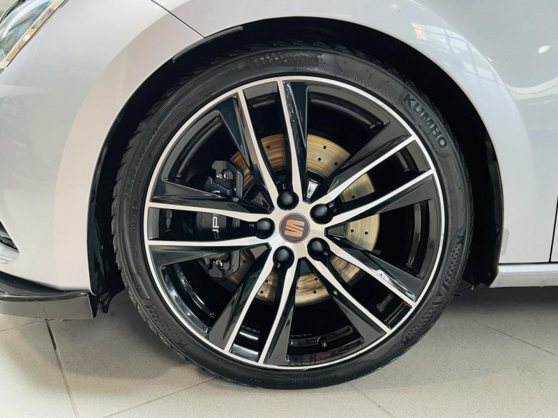Photo 23 de l'offre de SEAT LEON 2.0 TSI 290 DSG7 Cupra à 25990€ chez Occasions Champenoises