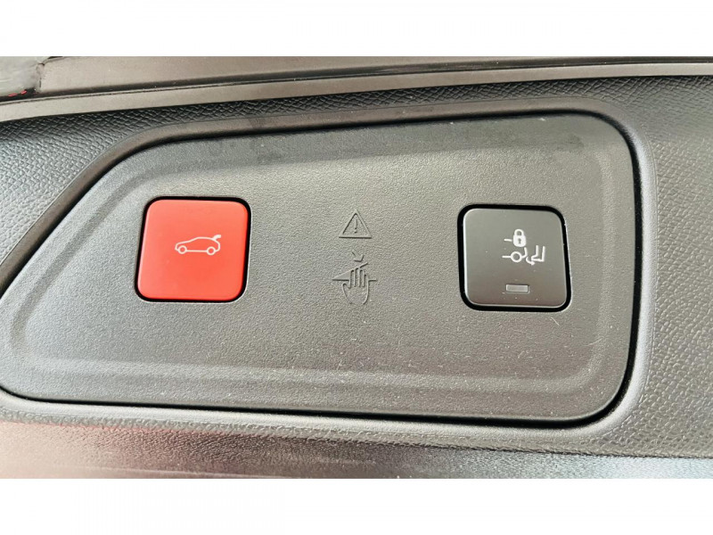 Photo 17 de l'offre de PEUGEOT 3008  BlueHDi 177ch S&S EAT8 GT Line à 20990€ chez Occasions Champenoises