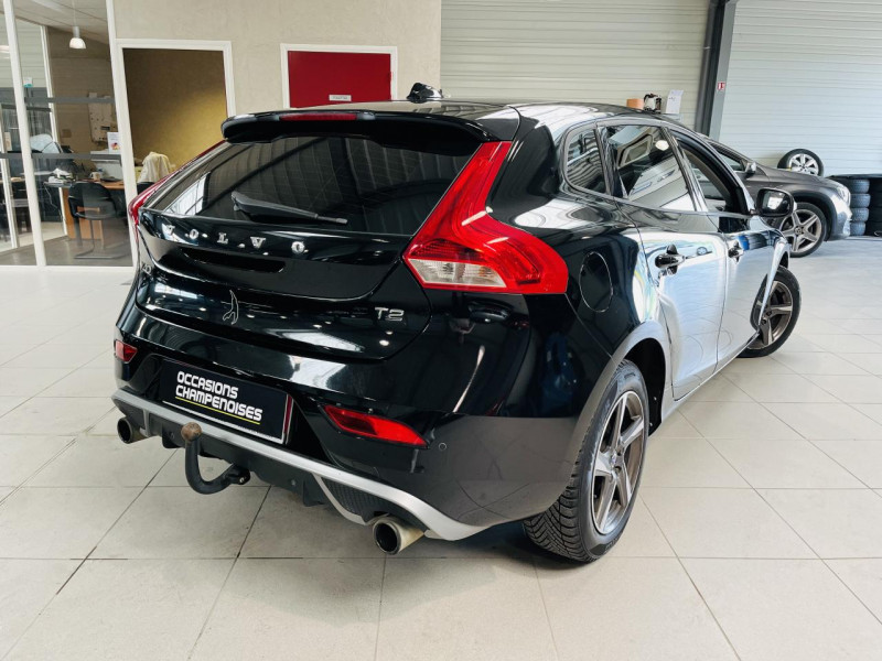Photo 16 de l'offre de VOLVO V40 BUSINESS V40 T2 122 Momentum Business à 13990€ chez Occasions Champenoises