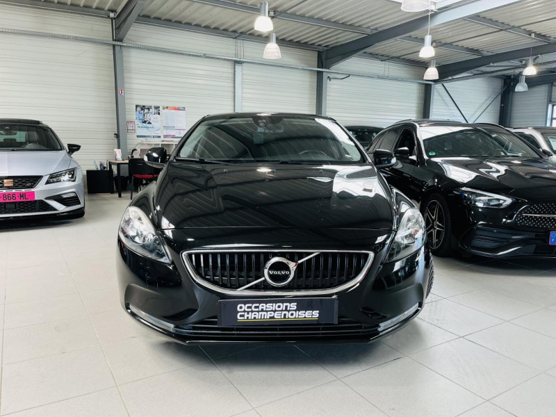 Photo 2 de l'offre de VOLVO V40 BUSINESS V40 T2 122 Momentum Business à 13990€ chez Occasions Champenoises