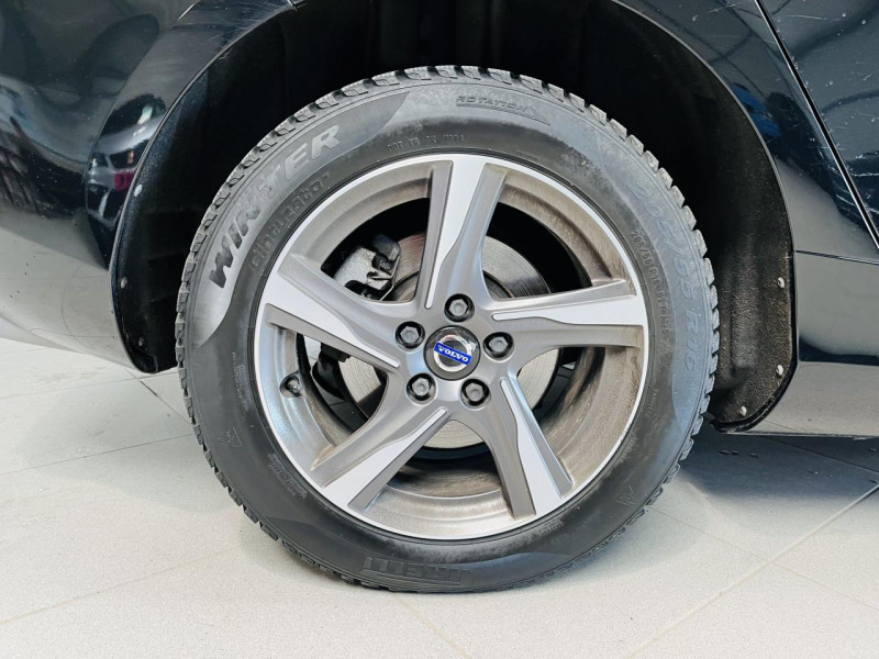 Photo 19 de l'offre de VOLVO V40 BUSINESS V40 T2 122 Momentum Business à 13990€ chez Occasions Champenoises