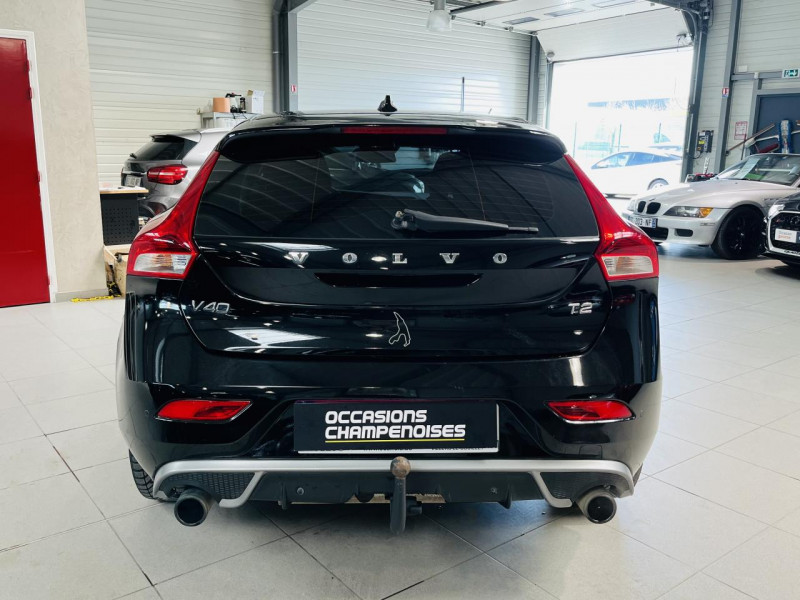 Photo 15 de l'offre de VOLVO V40 BUSINESS V40 T2 122 Momentum Business à 13990€ chez Occasions Champenoises