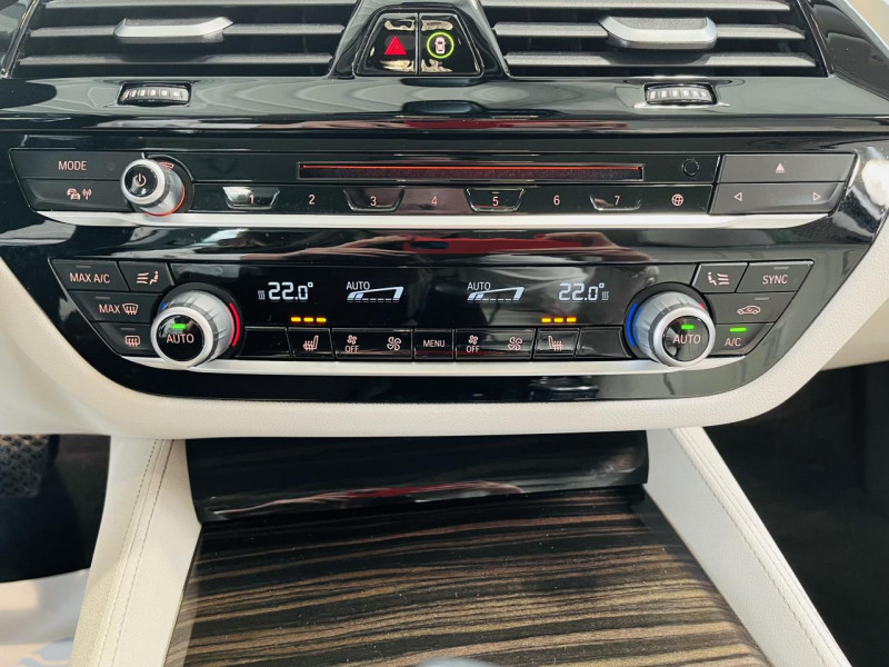 Photo 8 de l'offre de BMW SERIE 5  520d xDrive 190 ch BVA8 G30 Luxury à 24990€ chez Occasions Champenoises