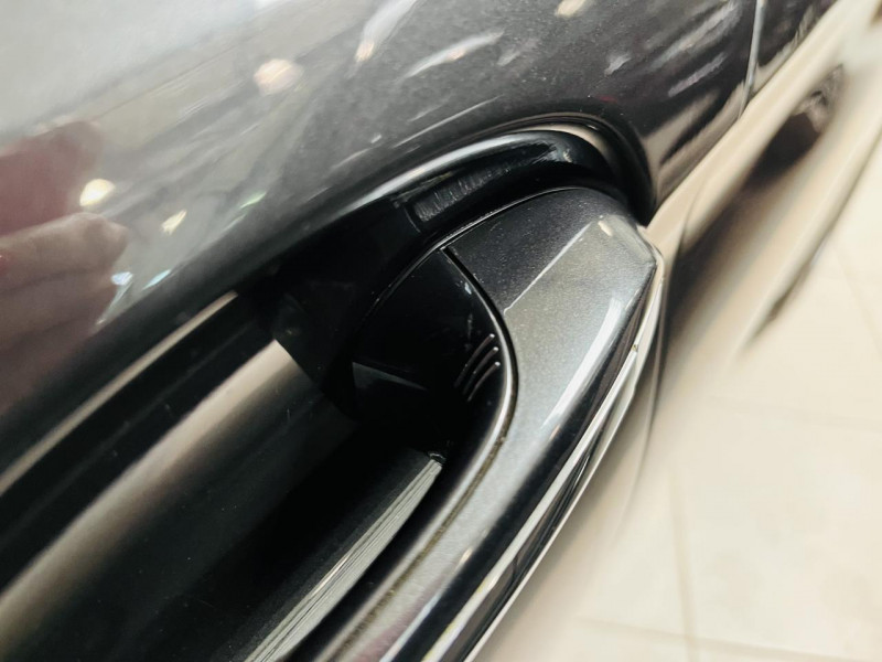 Photo 20 de l'offre de BMW SERIE 5  520d xDrive 190 ch BVA8 G30 Luxury à 24990€ chez Occasions Champenoises