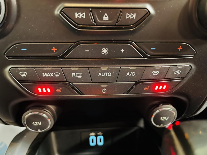 Photo 8 de l'offre de FORD RANGER Double Cabine 3.2 TDCi 200 4X4 BVA6 WILDTRAK à 27490€ chez Occasions Champenoises