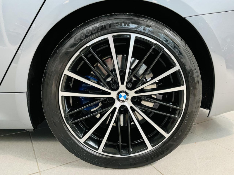 Photo 27 de l'offre de BMW SERIE 5 TOURING  530d xDrive 265 ch BVA8 G31 M Sport à 33990€ chez Occasions Champenoises