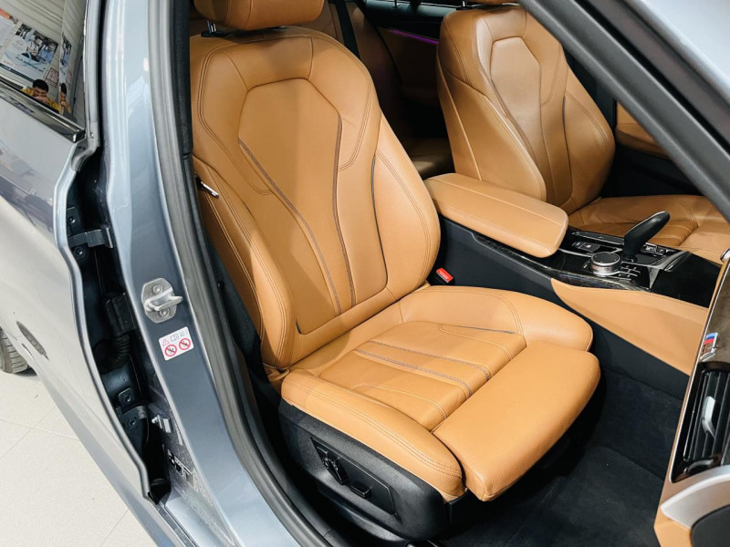 Photo 21 de l'offre de BMW SERIE 5 TOURING  530d xDrive 265 ch BVA8 G31 M Sport à 33990€ chez Occasions Champenoises