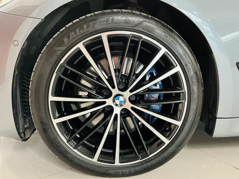 Photo 26 de l'offre de BMW SERIE 5 TOURING  530d xDrive 265 ch BVA8 G31 M Sport à 33990€ chez Occasions Champenoises