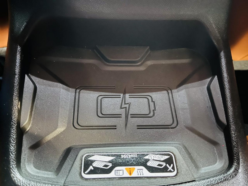 Photo 10 de l'offre de CHEVROLET CAMARO Coupé V8 6.2 453ch AT8 à 43990€ chez Occasions Champenoises