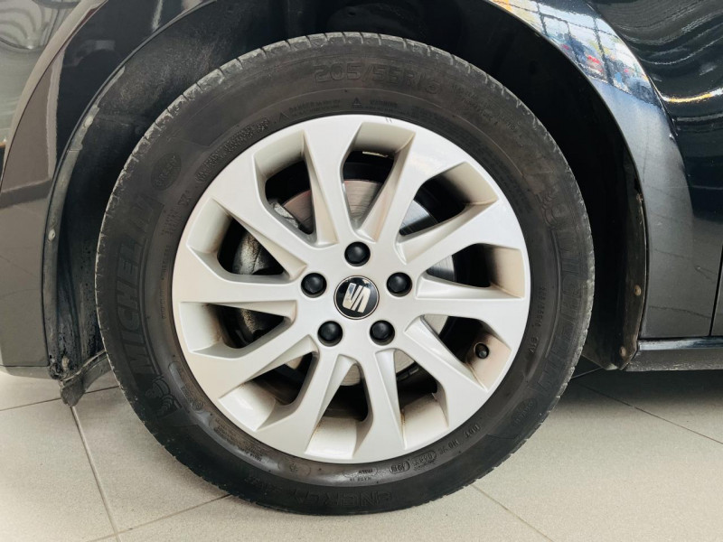 Photo 17 de l'offre de SEAT LEON 1.6 TDI 110 Ecomotive Style à 10990€ chez Occasions Champenoises