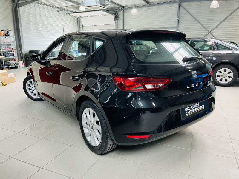 Photo 14 de l'offre de SEAT LEON 1.6 TDI 110 Ecomotive Style à 10990€ chez Occasions Champenoises