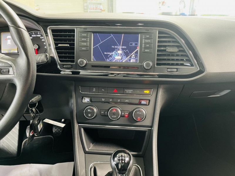 Photo 6 de l'offre de SEAT LEON 1.6 TDI 110 Ecomotive Style à 10990€ chez Occasions Champenoises