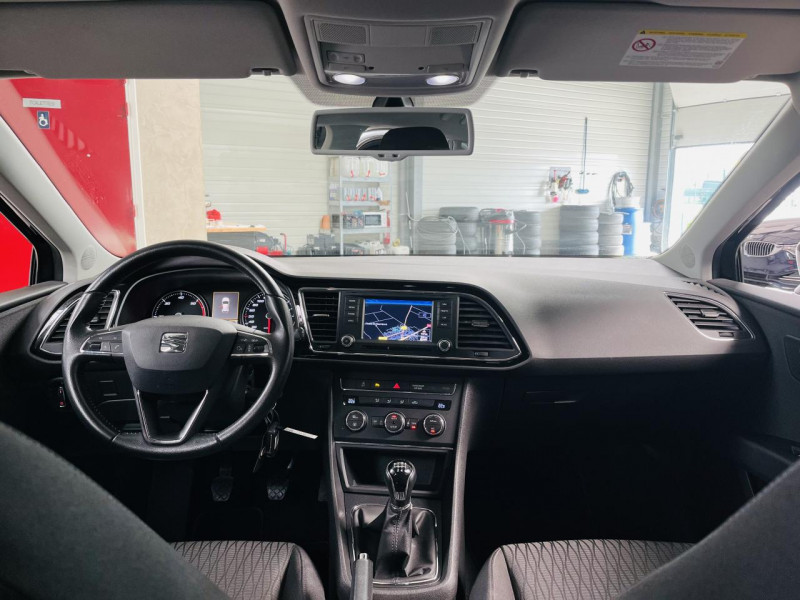 Photo 3 de l'offre de SEAT LEON 1.6 TDI 110 Ecomotive Style à 10990€ chez Occasions Champenoises