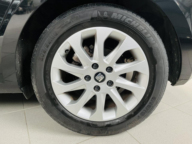 Photo 18 de l'offre de SEAT LEON 1.6 TDI 110 Ecomotive Style à 10990€ chez Occasions Champenoises