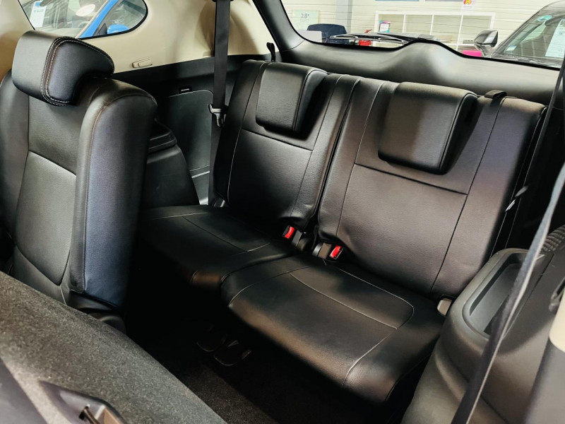 Photo 14 de l'offre de MITSUBISHI OUTLANDER 2.2 DI-D 150 4WD Instyle BVA 7 Places à 16990€ chez Occasions Champenoises