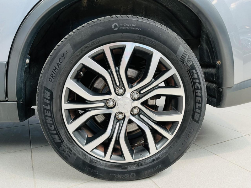 Photo 26 de l'offre de MITSUBISHI OUTLANDER 2.2 DI-D 150 4WD Instyle BVA 7 Places à 16990€ chez Occasions Champenoises