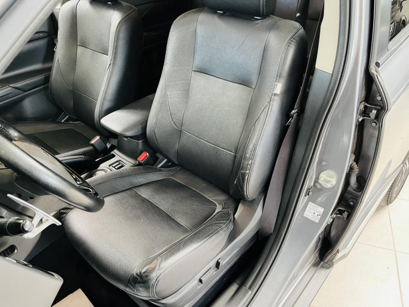 Photo 10 de l'offre de MITSUBISHI OUTLANDER 2.2 DI-D 150 4WD Instyle BVA 7 Places à 16990€ chez Occasions Champenoises