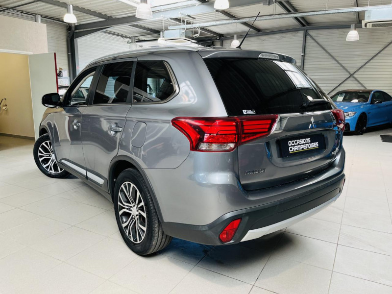 Photo 21 de l'offre de MITSUBISHI OUTLANDER 2.2 DI-D 150 4WD Instyle BVA 7 Places à 16990€ chez Occasions Champenoises