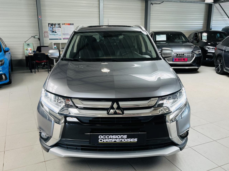 Photo 3 de l'offre de MITSUBISHI OUTLANDER 2.2 DI-D 150 4WD Instyle BVA 7 Places à 16990€ chez Occasions Champenoises