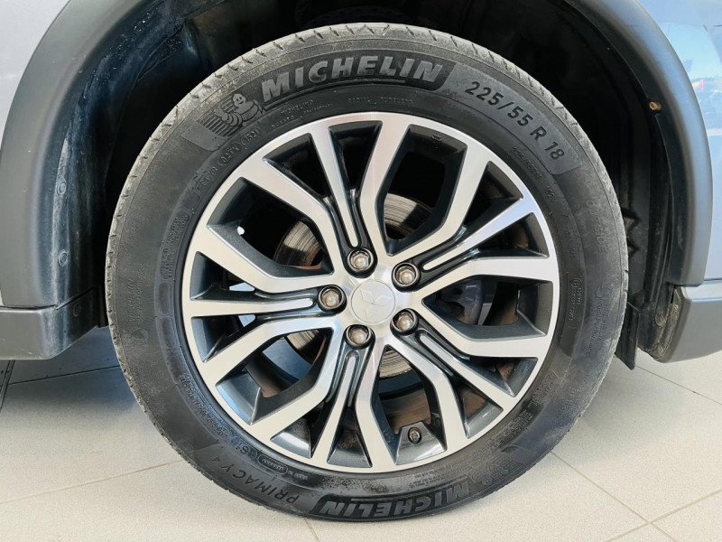 Photo 28 de l'offre de MITSUBISHI OUTLANDER 2.2 DI-D 150 4WD Instyle BVA 7 Places à 16990€ chez Occasions Champenoises