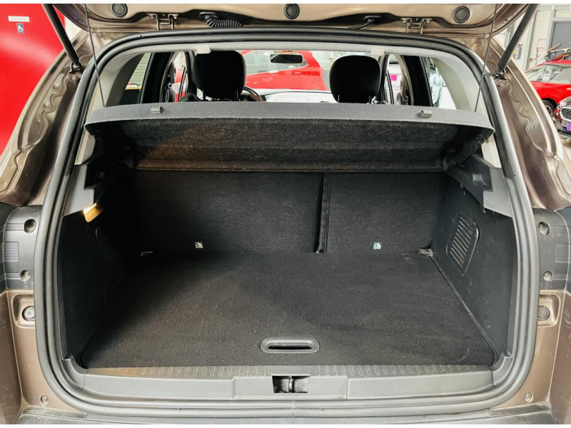 Photo 10 de l'offre de RENAULT CAPTUR TCe 90 Energy S&S eco2 Intens à 8990€ chez Occasions Champenoises