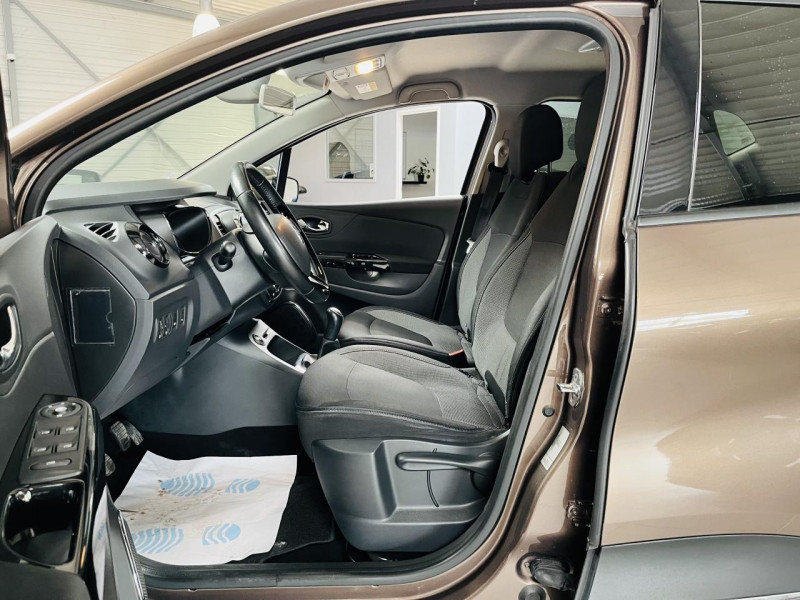 Photo 8 de l'offre de RENAULT CAPTUR TCe 90 Energy S&S eco2 Intens à 8990€ chez Occasions Champenoises