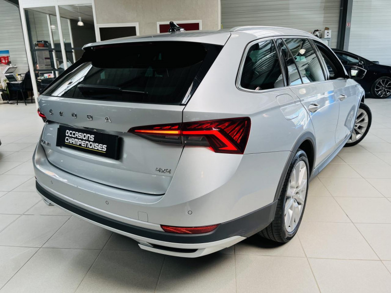 Photo 21 de l'offre de SKODA OCTAVIA COMBI 2.0 TDI 200 ch DSG7 4x4 Scout à 26990€ chez Occasions Champenoises