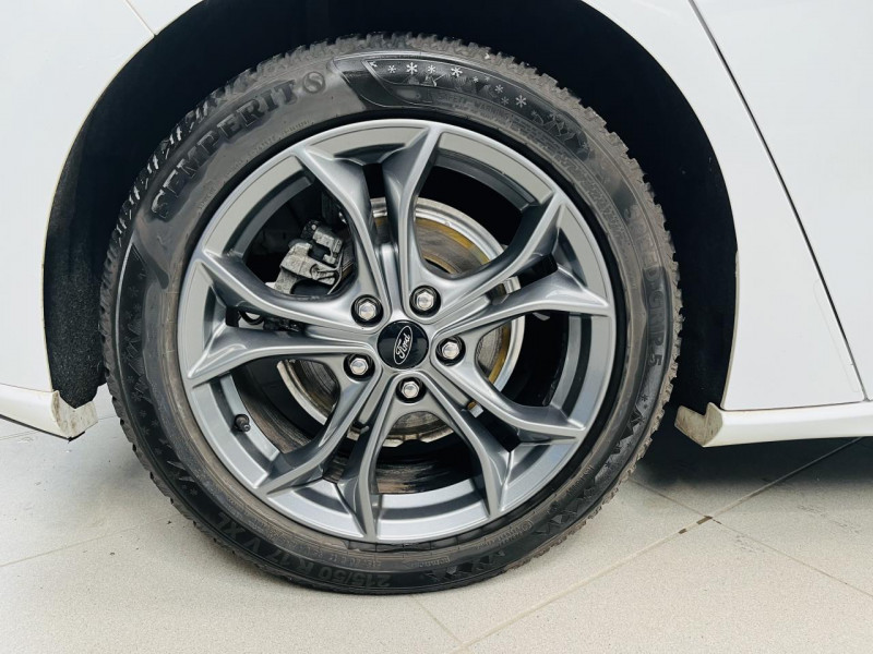 Photo 20 de l'offre de FORD FOCUS 1.0 EcoBoost 125 S&S ST Line à 14490€ chez Occasions Champenoises