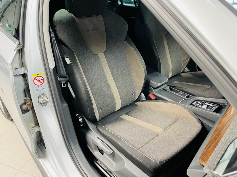 Photo 17 de l'offre de SKODA OCTAVIA COMBI 2.0 TDI 200 ch DSG7 4x4 Scout à 26990€ chez Occasions Champenoises