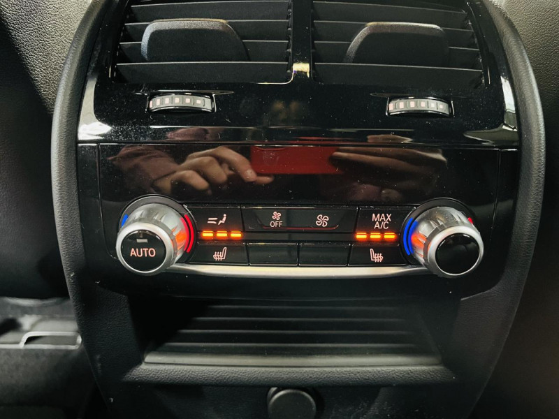 Photo 17 de l'offre de BMW SERIE 5 M550i xDrive - BVA Sport Steptronic à 39990€ chez Occasions Champenoises