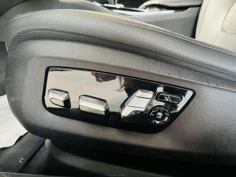 Photo 13 de l'offre de BMW SERIE 5 M550i xDrive - BVA Sport Steptronic à 39990€ chez Occasions Champenoises