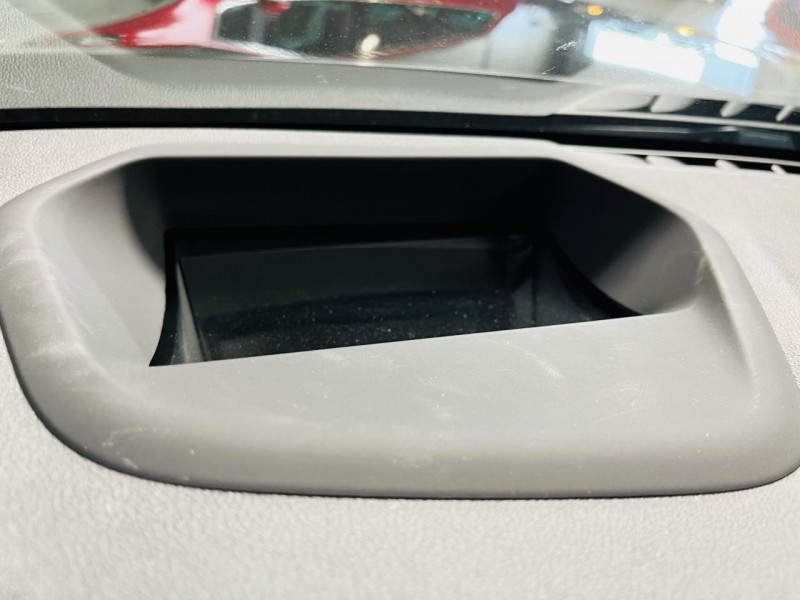 Photo 10 de l'offre de BMW SERIE 5 M550i xDrive - BVA Sport Steptronic à 39990€ chez Occasions Champenoises