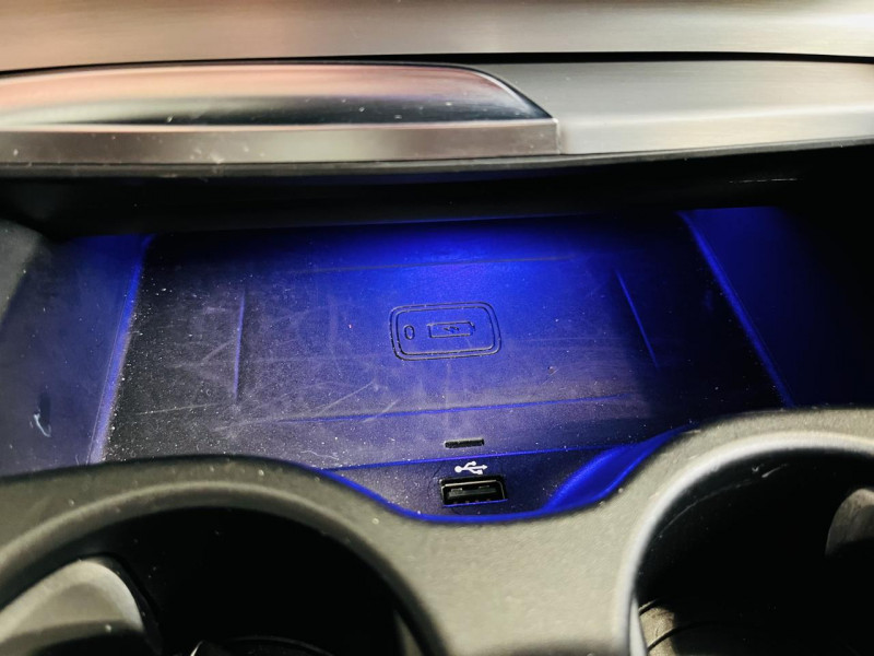 Photo 9 de l'offre de BMW SERIE 5 M550i xDrive - BVA Sport Steptronic à 39990€ chez Occasions Champenoises