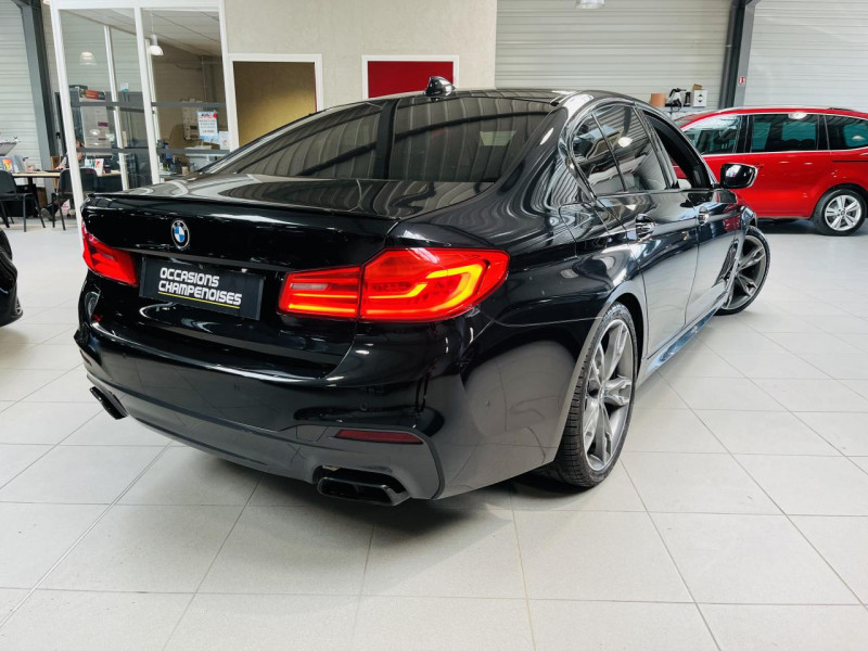 Photo 26 de l'offre de BMW SERIE 5 M550i xDrive - BVA Sport Steptronic à 39990€ chez Occasions Champenoises