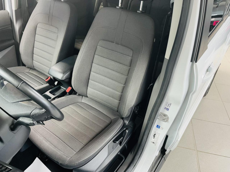 Photo 11 de l'offre de FORD TOURNEO Long 1.5 EcoBlue 120 S&S Titanium à 16990€ chez Occasions Champenoises