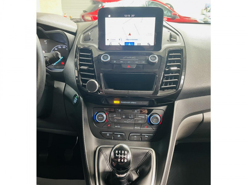 Photo 6 de l'offre de FORD TOURNEO Long 1.5 EcoBlue 120 S&S Titanium à 16990€ chez Occasions Champenoises