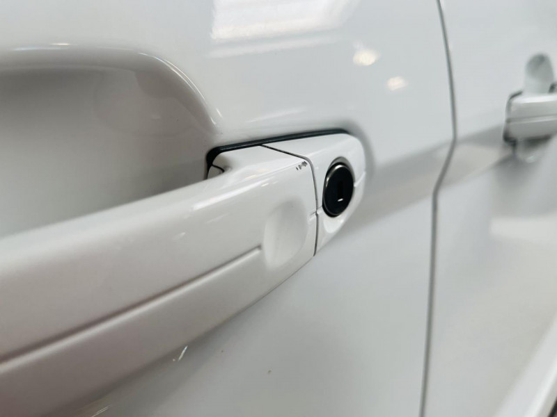 Photo 19 de l'offre de FORD TOURNEO Long 1.5 EcoBlue 120 S&S Titanium à 16990€ chez Occasions Champenoises