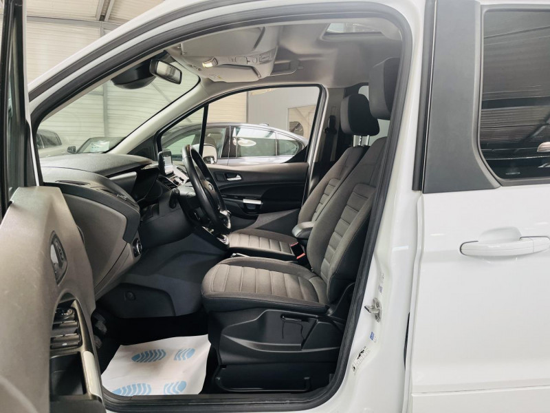 Photo 12 de l'offre de FORD TOURNEO Long 1.5 EcoBlue 120 S&S Titanium à 16990€ chez Occasions Champenoises