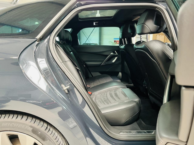 Photo 11 de l'offre de CITROEN DS5 1.6 THP 156 So Chic BVA à 13490€ chez Occasions Champenoises