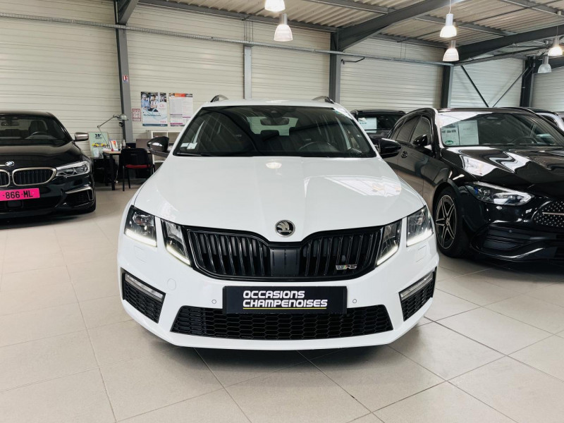 Photo 2 de l'offre de SKODA Octavia combi 2.0 TSI 230 DSG 6 RS à 19990€ chez Occasions Champenoises