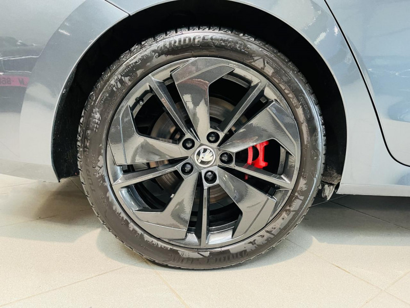 Photo 27 de l'offre de SKODA Octavia combi 2.0 TSI 245 RS DSG 7 à 28990€ chez Occasions Champenoises