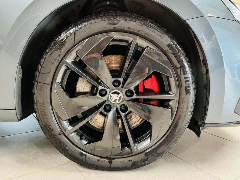 Photo 28 de l'offre de SKODA Octavia combi 2.0 TSI 245 RS DSG 7 à 28990€ chez Occasions Champenoises