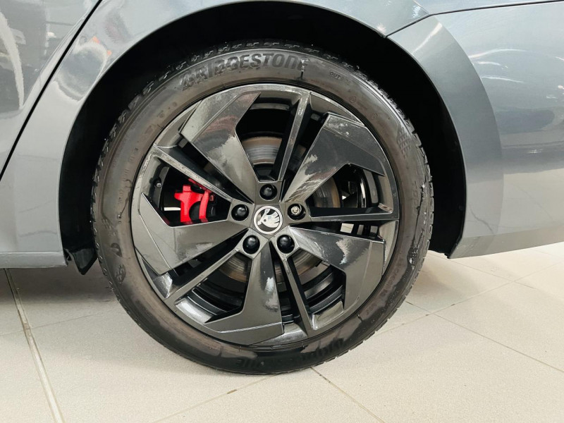 Photo 26 de l'offre de SKODA Octavia combi 2.0 TSI 245 RS DSG 7 à 28990€ chez Occasions Champenoises