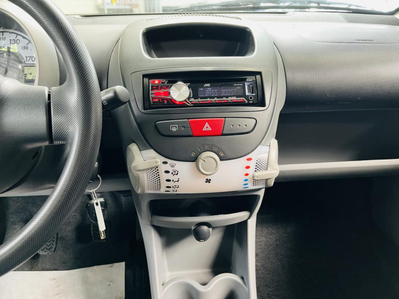 Photo 6 de l'offre de TOYOTA AYGO 1.0 VVT-i  Confort à 5990€ chez Occasions Champenoises
