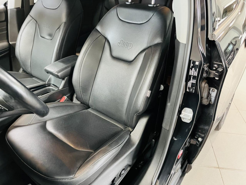 Photo 12 de l'offre de JEEP COMPASS 1.6 MultiJet 130 Limited PHASE 2 à 17990€ chez Occasions Champenoises