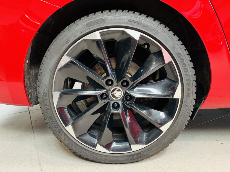 Photo 27 de l'offre de SKODA SUPERB COMBI 1.4 TSI PHEV 218ch DSG6 Sportline à 22990€ chez Occasions Champenoises