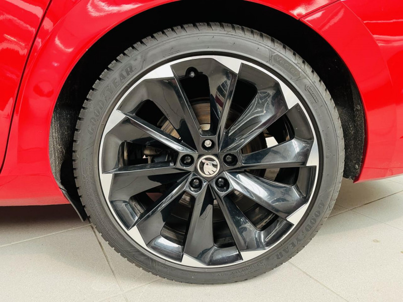 Photo 26 de l'offre de SKODA SUPERB COMBI 1.4 TSI PHEV 218ch DSG6 Sportline à 22990€ chez Occasions Champenoises